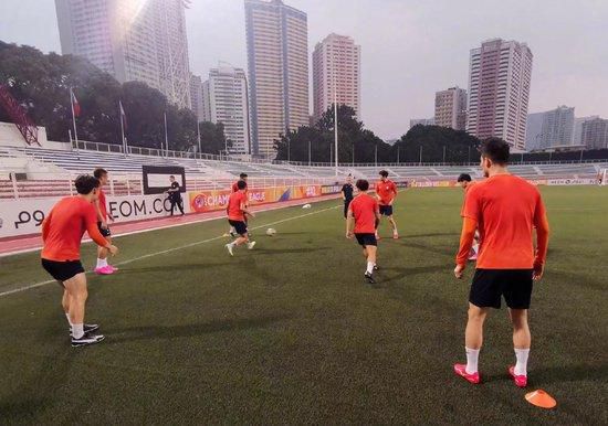 《中国电影报道》独家策划推出《全国电影工作会议访谈录》系列节目，主持人蓝羽对话全国重点电影省市区电影主管部门负责人、重点影企负责人，聚焦全国电影工作“一盘棋”的生动局面，展现各地在推动电影高质量发展中的新思路、新举措、新成效，汇聚全国电影战线同向发力、同题共答的崭新气象。